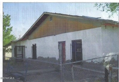 /international/us/15221-los-angeles-street-clint-tx-110100095968/