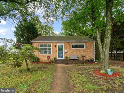 /international/us/10-winding-woods-way-pasadena-md-110109012567/
