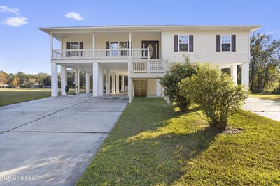 /international/us/10053-kingston-road-bay-saint-louis-ms-110104193879/