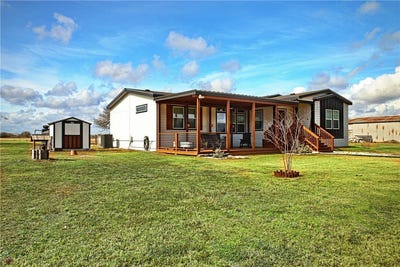 /international/us/7017-county-road-2253-sinton-tx-110108476428/