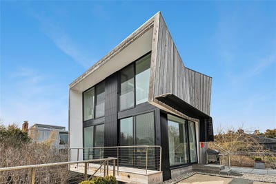 /international/us/9-ocean-lane-amagansett-ny-110106669691/