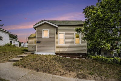 /international/us/705-e-dowland-street-ludington-mi-110100195905/