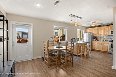 /international/us/1101-village-road-carbondale-co-110097478502/