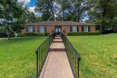 /international/us/2034-essex-street-nacogdoches-tx-110110213331/