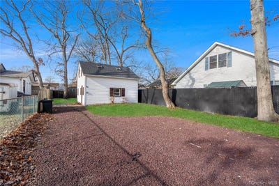 /international/us/84-pleasure-avenue-lake-ronkonkoma-ny-110102321712/