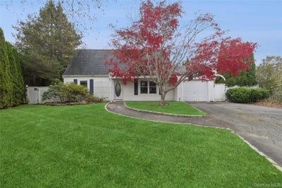 /international/us/3-meadowgrass-lane-southampton-ny-110103435270/