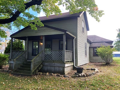 /international/us/209-w-gilson-street-edmore-mi-110120527364/