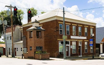 /international/us/300-main-street-falmouth-ky-110100796796/