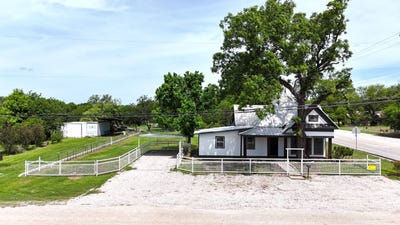 /international/us/4000-county-road-279-zephyr-tx-110107831760/