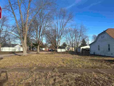 /international/us/2600-thompson-st-terre-haute-in-110097221929/