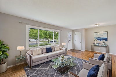 /international/us/4050-upper-149th-street-w-rosemount-mn-110119986088/