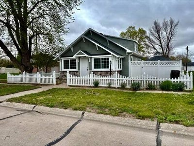 /international/us/814-w-park-street-albion-ne-110104438451/