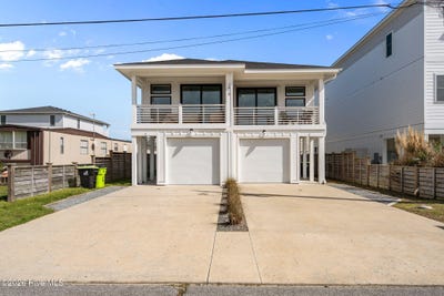 /international/us/1419-mackerel-lane-carolina-beach-nc-110106479781/