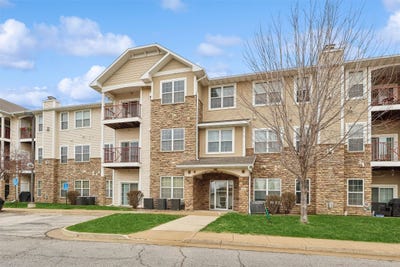 /international/us/1331-se-university-avenue-waukee-ia-110107079060/