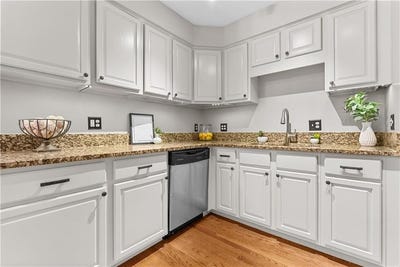 /international/us/4942-walnut-street-kansas-city-mo-110106550405/