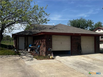 /international/us/1703-1711-taylor-street-lampasas-tx-110098843800/