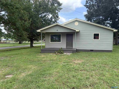 /international/us/902-aldhouse-avenue-bridgeport-al-110119597036/