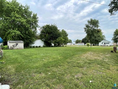/international/us/303-e-elm-st-harrisburg-sd-110104238668/
