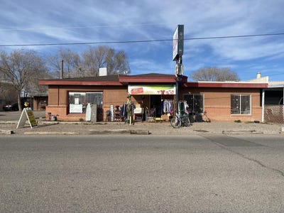 /international/us/136-calle-del-presidente-bernalillo-nm-110097606623/?lang=en