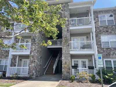 /international/us/632-condo-club-drive-wilmington-nc-110100747211/