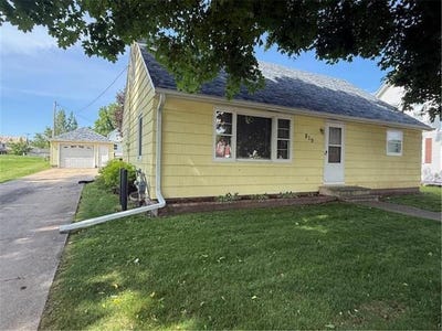 /international/us/819-washington-street-e-caledonia-mn-110100352215/