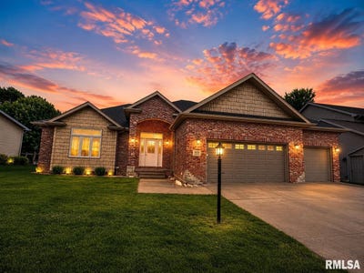 /international/us/1920-forestglen-drive-peoria-il-110108021634/