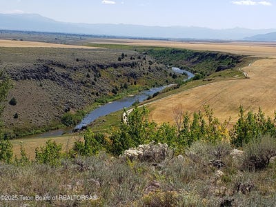 /international/us/9435-river-rim-ranch-road-tetonia-id-110100076578/