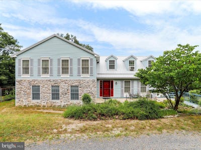 /international/us/395-oak-park-road-burlington-wv-110100743878/
