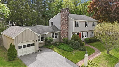 /international/us/19-lessard-avenue-biddeford-me-110108361657/