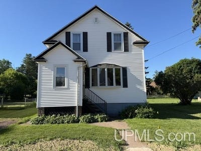 /international/us/241-e-michigan-avenue-ironwood-mi-110108799532/