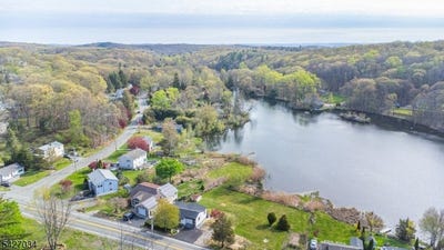 /international/us/502-otterhole-rd-west-milford-twp-nj-110108988635/