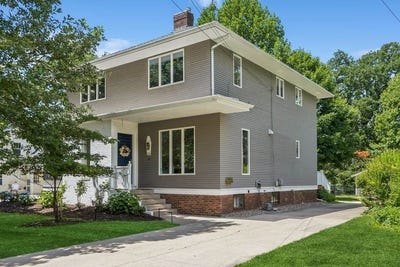 /international/us/319-hutchinson-iowacity-ia-110100354429/