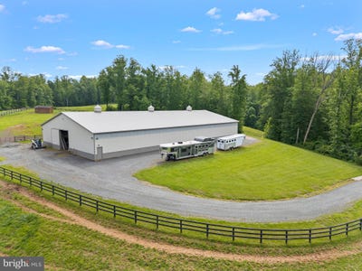 /international/us/7312-oak-lane-marshall-va-110097248954/