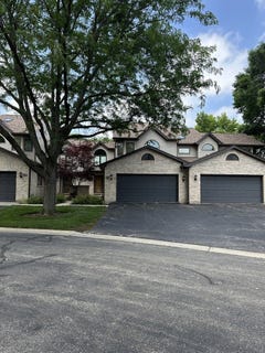 /international/us/2143-n-juniper-lane-arlington-heights-il-110101128332/?lang=en