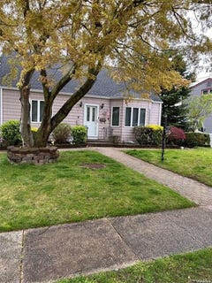 /international/us/80-ellen-street-bethpage-ny-110107993829/