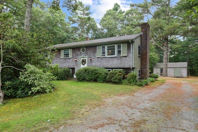 /international/us/566-county-road-pocasset-ma-110100723689/