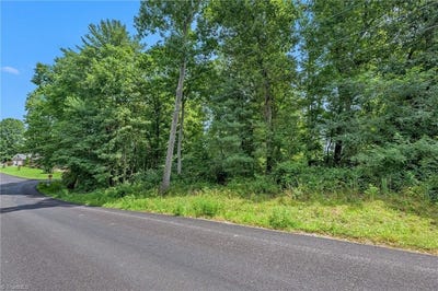 /international/us/raven-oak-drive-wilkesboro-nc-110119690105/
