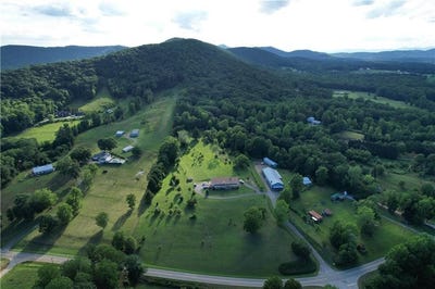 /international/us/2838-skitts-mountain-road-cleveland-ga-110101076074/