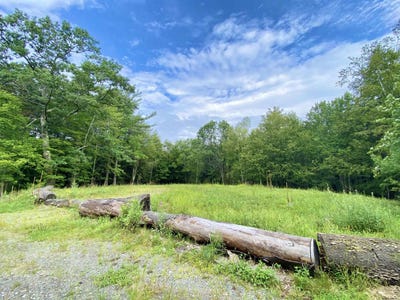 /international/us/370-county-route-10-corinth-ny-110086780512/