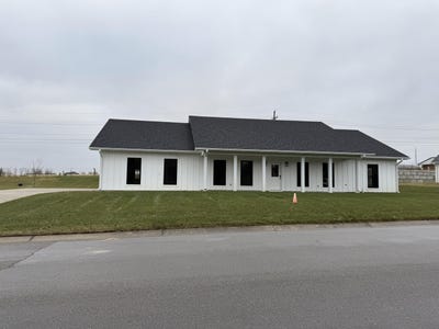 /international/us/304-meadow-ln-marshall-mo-110104580251/
