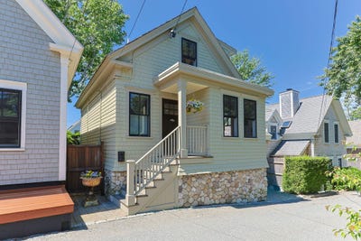 /international/us/24-cottage-street-provincetown-ma-110109256895/