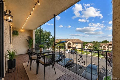 /international/us/13-omni-parc-drive-nanuet-ny-110109768809/