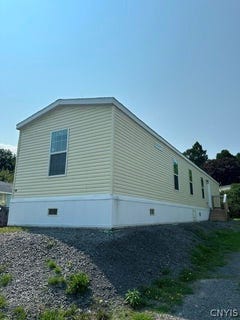/international/us/21601-floral-drive-watertown-ny-110119571766/