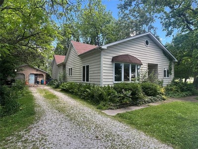 /international/us/1201-e-main-street-staunton-il-110099735350/