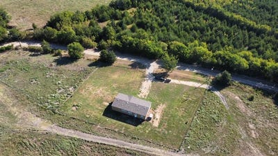/international/us/2497-county-road-3320-pecan-gap-tx-110094006577/