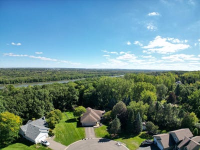 /international/us/8023-delano-court-inver-grove-heights-mn-110120060657/