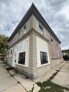 /international/us/404-center-street-jim-thorpe-pa-110120578794/