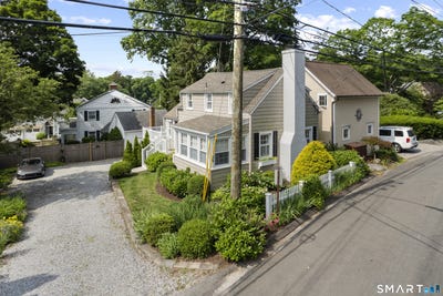 /international/us/39-prospect-street-essex-ct-110107441220/