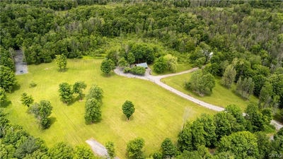 /international/us/469-satterlee-road-little-falls-ny-110108974763/