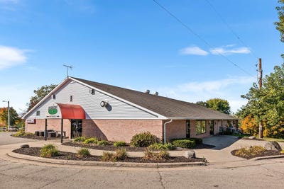 /international/us/n8055-french-road-seymour-wi-110095177141/